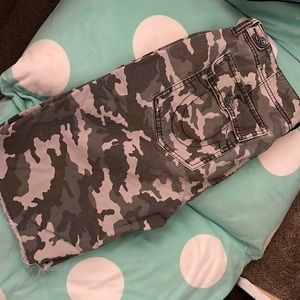 True Religion Camo Short size 38